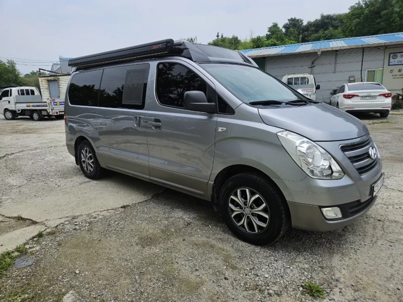 Hyundai Starex