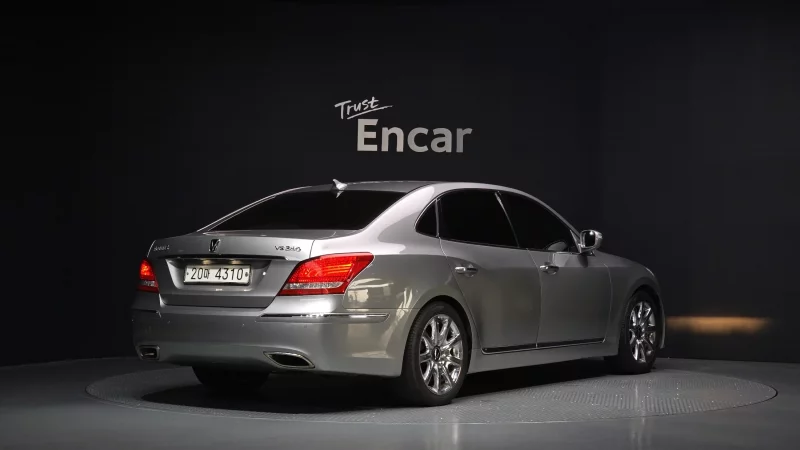 Hyundai Equus