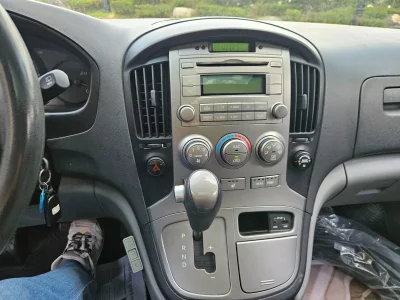 Hyundai Starex