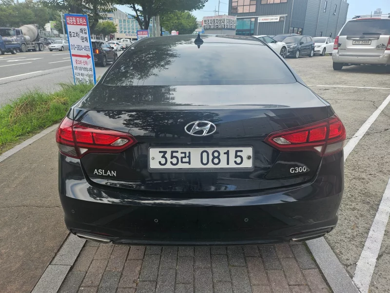 Hyundai Aslan