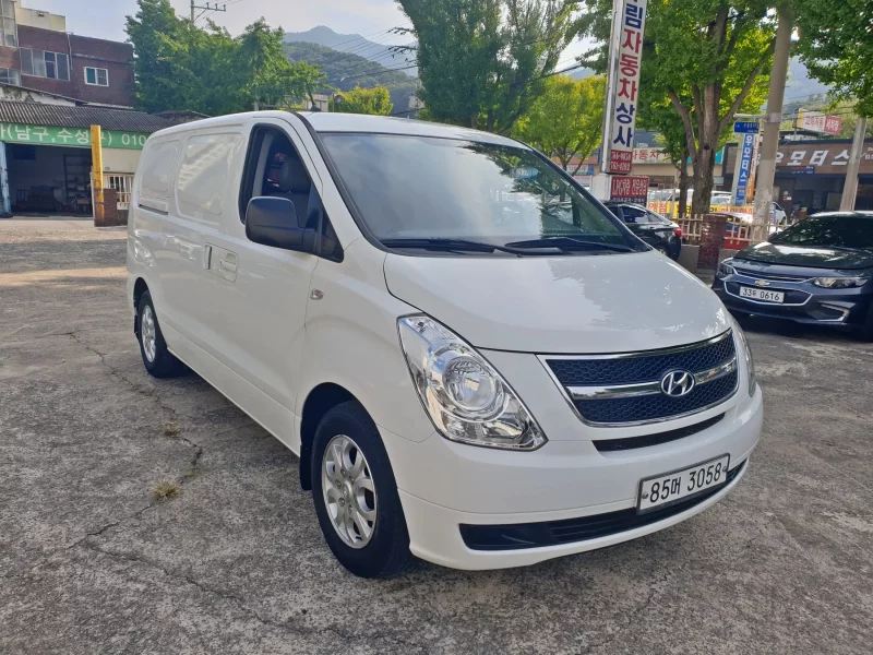 Hyundai Starex
