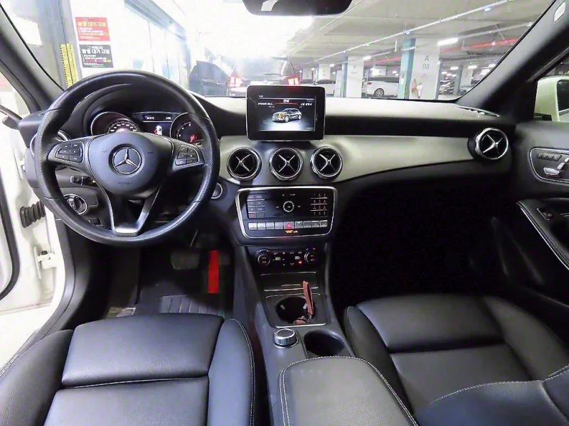 Mercedes-Benz GLA-Class