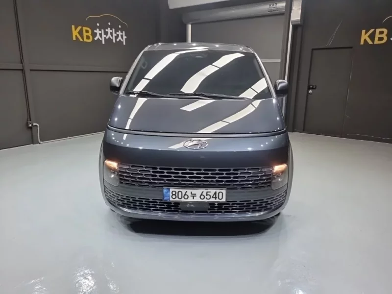 Hyundai Staria