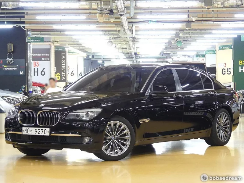 BMW 7-Series