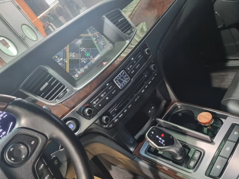 Hyundai Equus