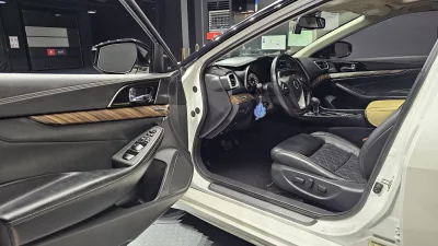 Nissan MAXIMA