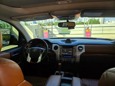 Toyota TUNDRA