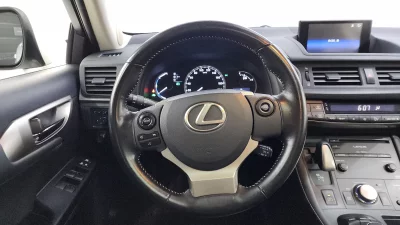 Lexus CT200h