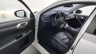 Lexus CT200h