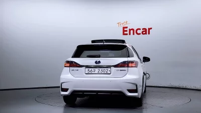 Lexus CT200h