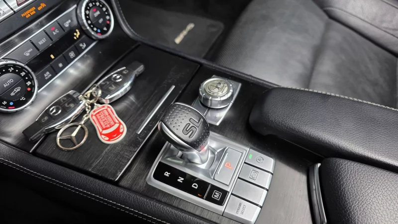 Mercedes-Benz SL-Class