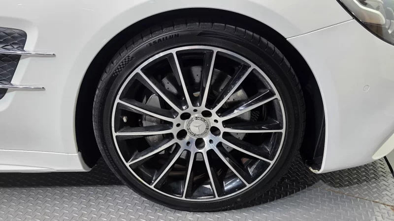 Mercedes-Benz SL-Class