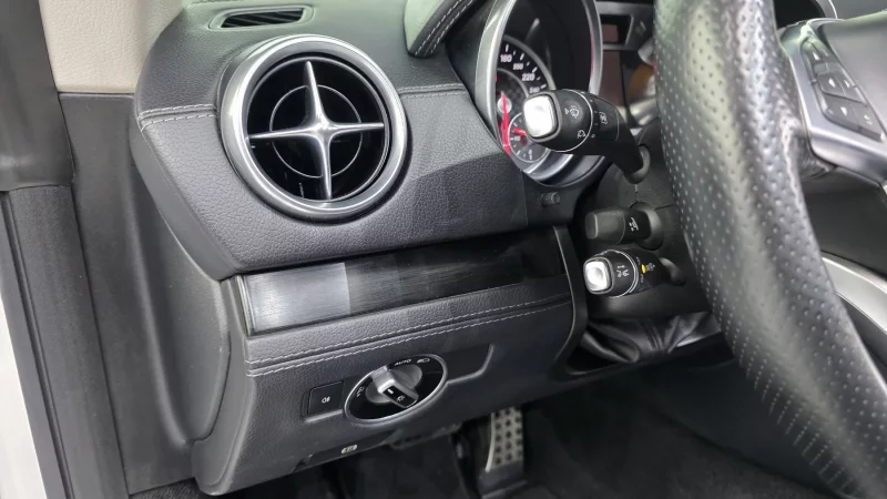 Mercedes-Benz SL-Class