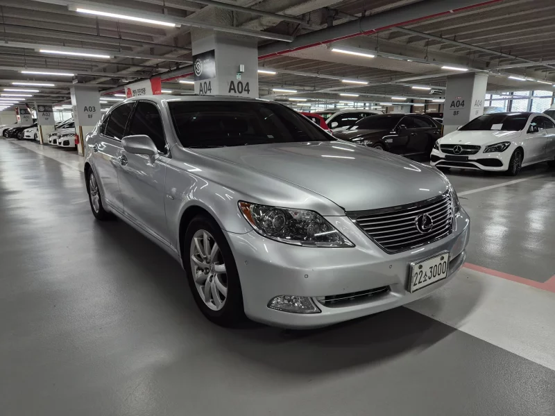 Lexus LS