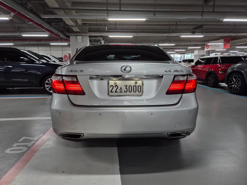 Lexus LS