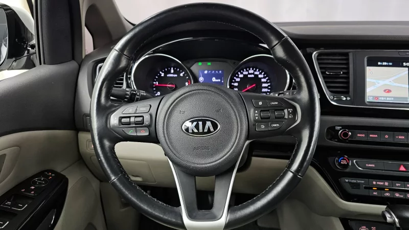 Kia Carnival