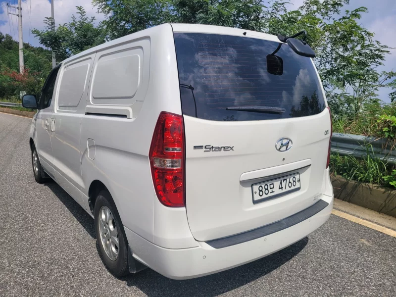 Hyundai Starex