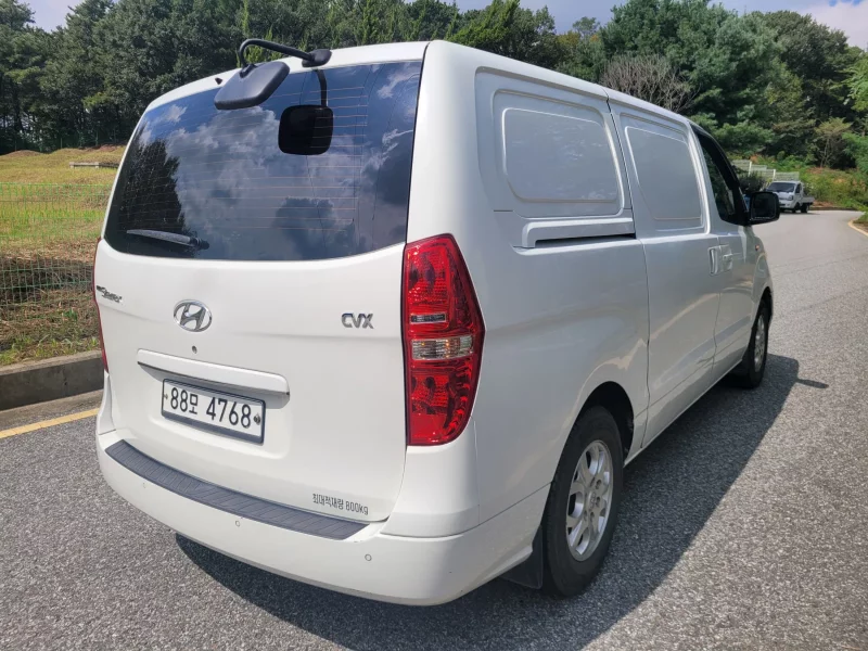Hyundai Starex
