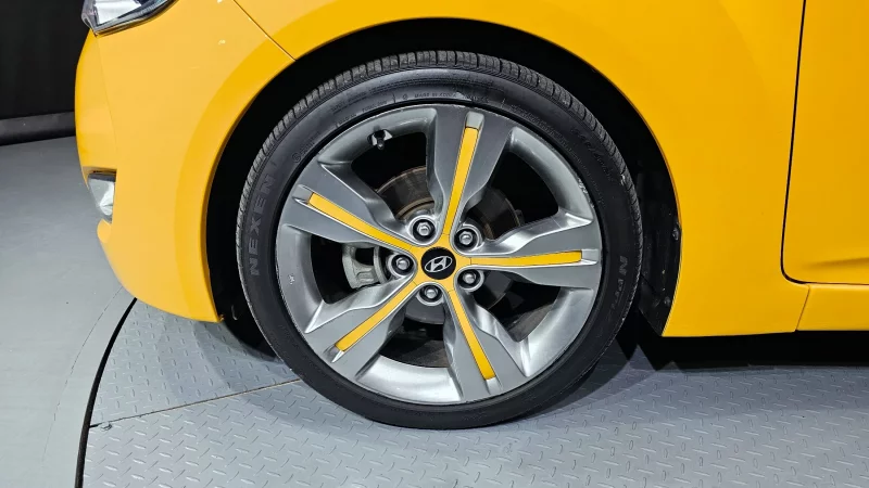 Hyundai Veloster