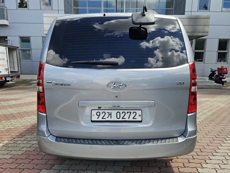 Hyundai Starex