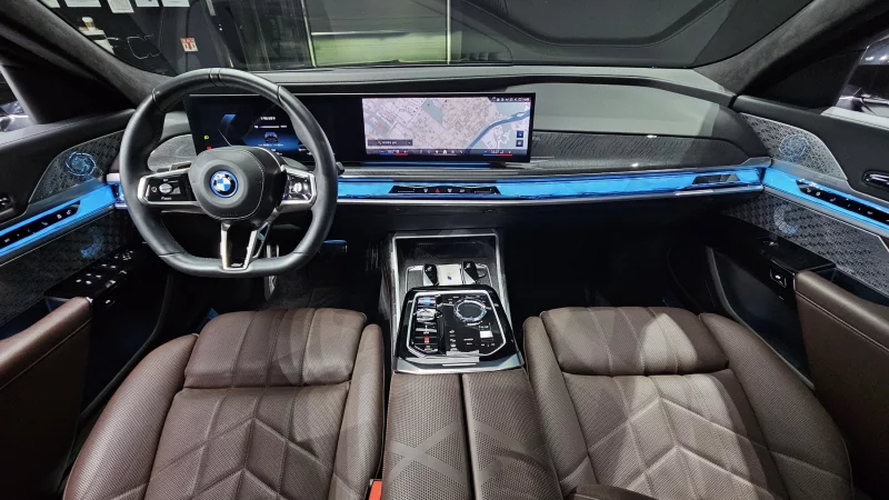 BMW i7