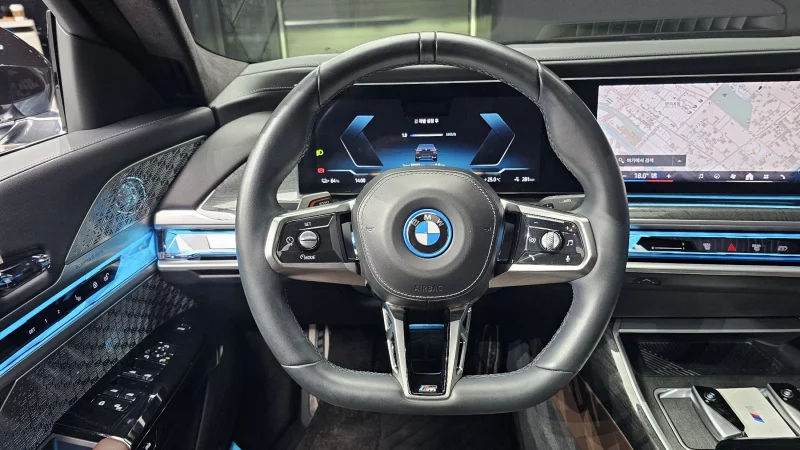 BMW i7