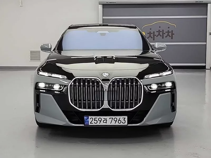 BMW 7-Series