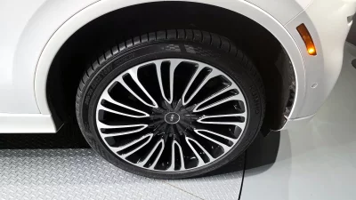 Lincoln AVIATOR