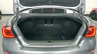 Infiniti Q70