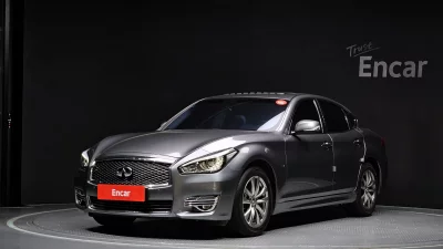 Infiniti Q70