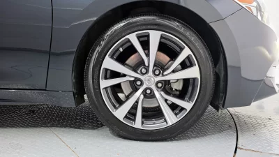 Nissan MAXIMA