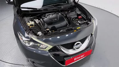 Nissan MAXIMA