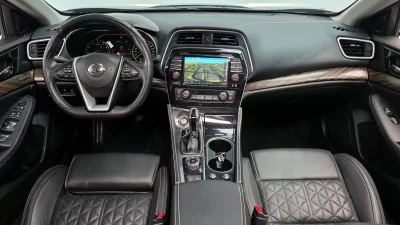 Nissan MAXIMA
