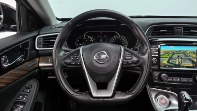 Nissan MAXIMA