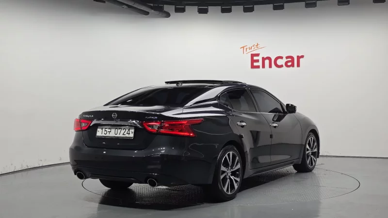Nissan MAXIMA
