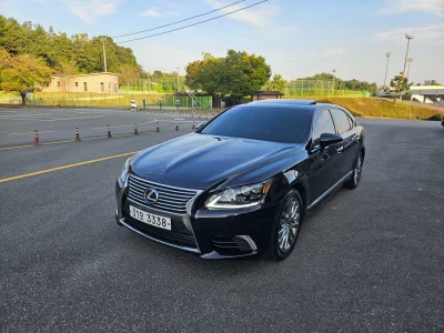Lexus LS