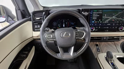 Lexus LM