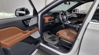 Lincoln AVIATOR