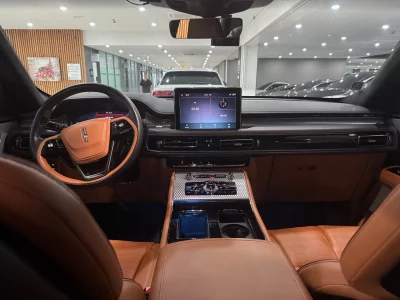 Lincoln AVIATOR