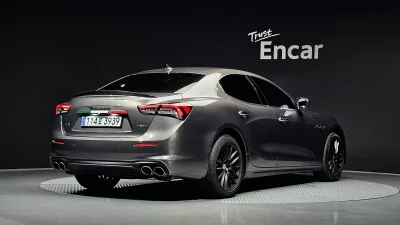 Maserati GHIBLI