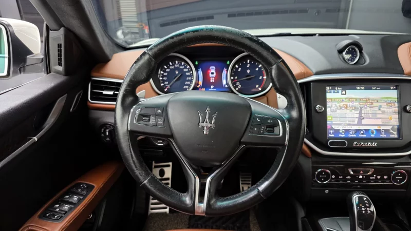 Maserati GHIBLI