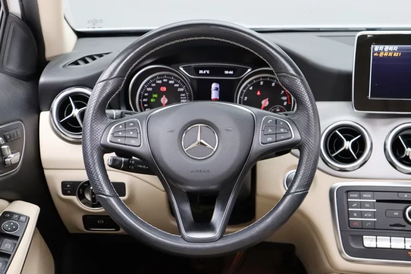 Mercedes-Benz GLA-Class