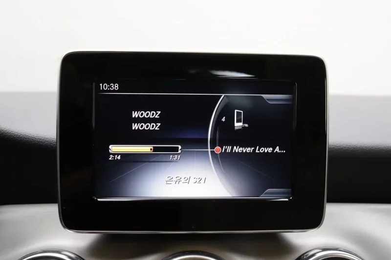 Mercedes-Benz GLA-Class