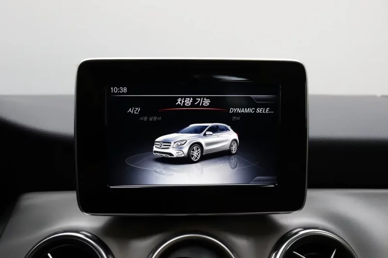 Mercedes-Benz GLA-Class