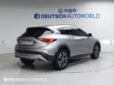 Infiniti QX30