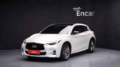 Infiniti Q30