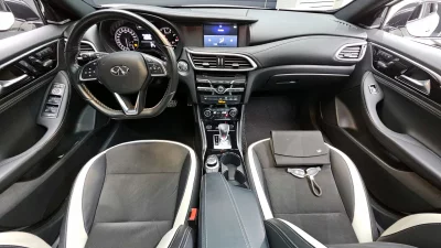 Infiniti Q30