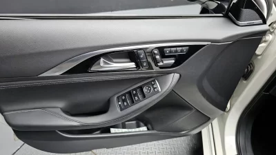 Infiniti Q30