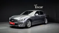 Infiniti Q70