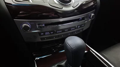 Infiniti Q70